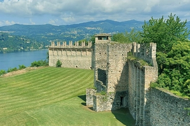 Rocca di Angera: Geschichte und Sehenswürdigkeiten